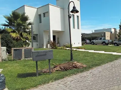 Casa en Venta en Tristan Suarez, USD 314.000