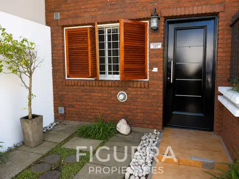 Casa en Alquiler en Moron, $ 900.000