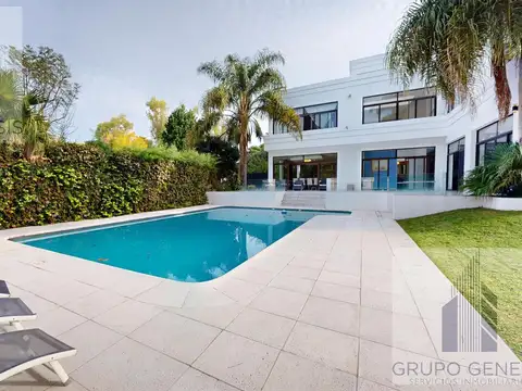 VENTA CASA SAN 5 AMBIENTES CON PILETA EN CARLOS COUNTRY CLUB