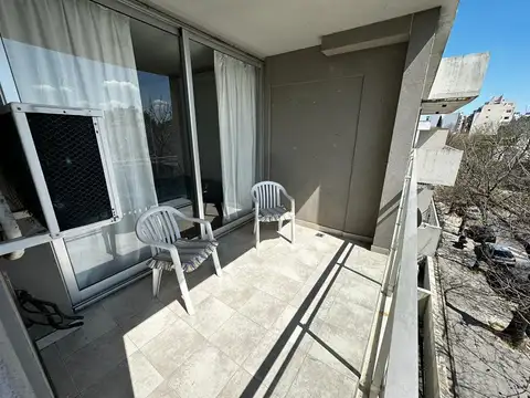 Departamento en Alquiler en Coghlan, $ 950.000