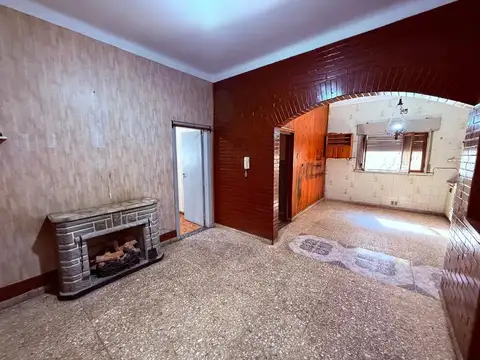 Casa 4 ambientes con 1 baño