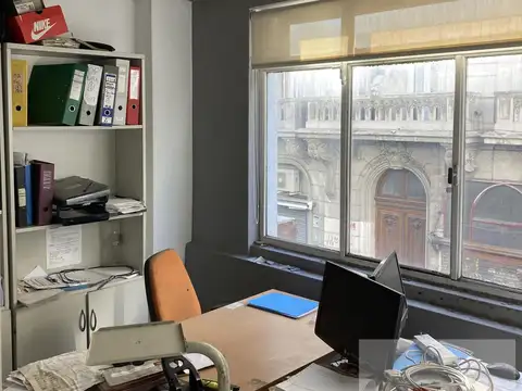 Oficina 5 ambientes con 2 baños