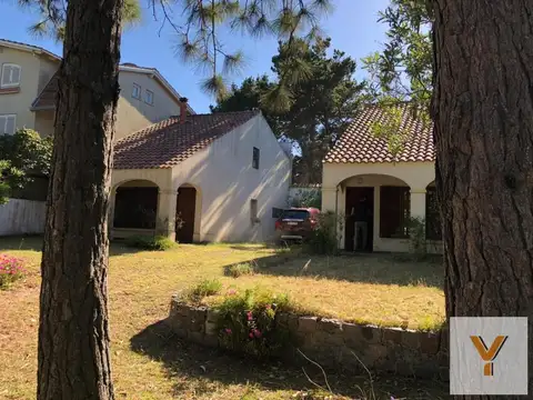 Casa en Venta con 4 cocheras