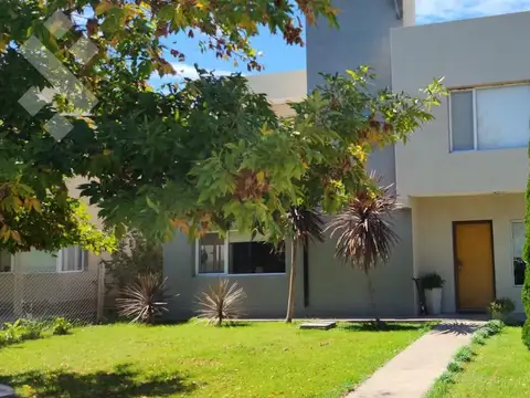 En Venta | Casa de 3 Dormitorios + Pileta | Barrio Privado Elementos | Plottier