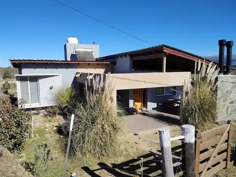 CASA 3 DORM + 4 CASAS DE 1 DORM AMOBLADAS