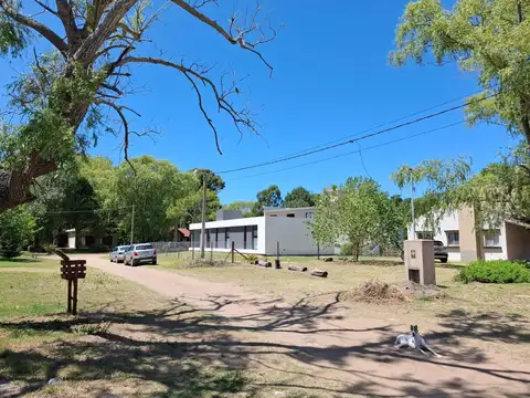 Los Cedros e/ Las Madreselvas y Los Malvones
