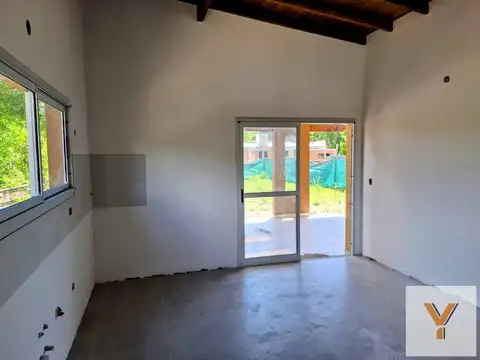 Casa 3 ambientes con 1 baño