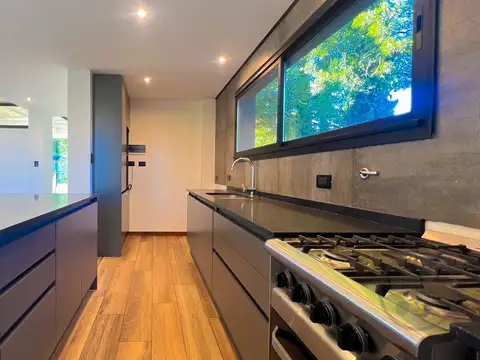 Casa en Venta en Arenas del Sur, USD 285.000