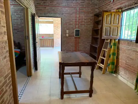 Casa en Alquiler con 6 cocheras