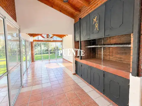 Casa en Venta con 2 cocheras