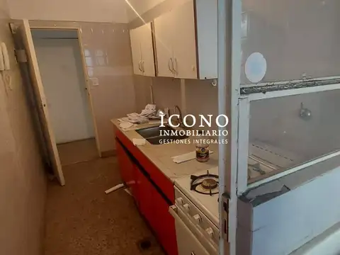 DEPARTAMENTO DOS AMBIENTES A REFACCIONAR. ZONA CONGRESO. TURISTICA. PROX SUBTE LINEA C
