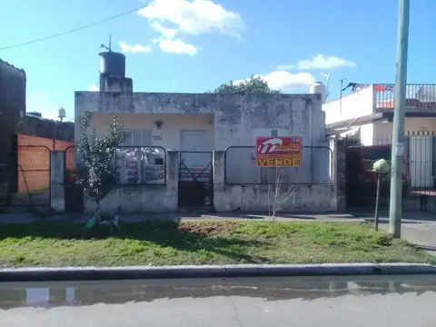 Casa - Venta - Argentina, La Matanza - ESQUIRO 6364