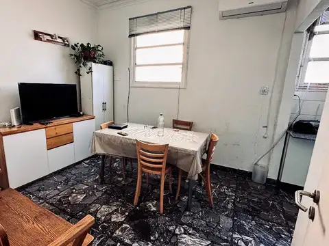 Elpidio González 5500, Piso 1