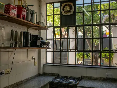 Manuela Pedraza 6200, Piso 0