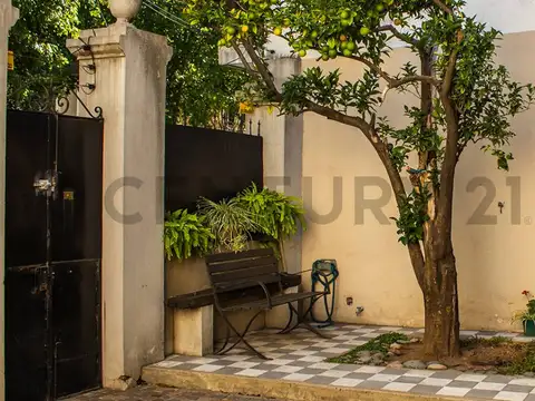 Manuela Pedraza 6200, Piso 0