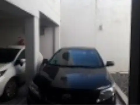 COCHERA EN ALQUILER, MUY BUENA UBICACION.