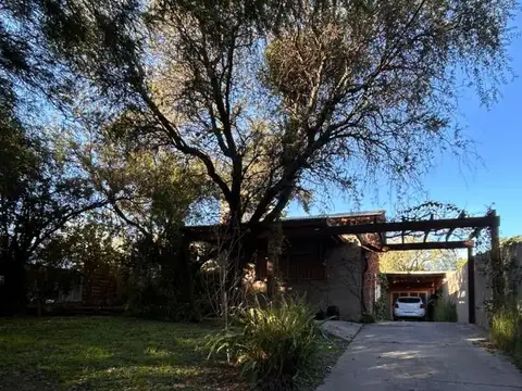 EXCELENTE CASA 2 DORM +ALTILLO + DEPTO COCHERA JARDIN