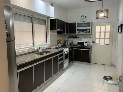 Depto Tipo Casa en Venta en Villa del Parque, USD 320.000
