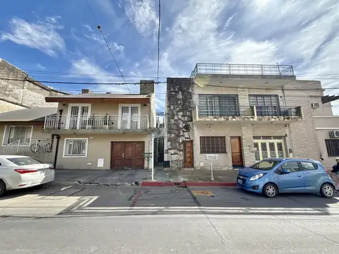 Casa en altura en Venta Centro Zarate. 3 dormitorios. Con terraza. Vistas al río.