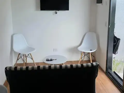 Casa 2 ambientes con 1 baño