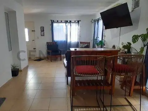 Casa 4 ambientes con 1 baño