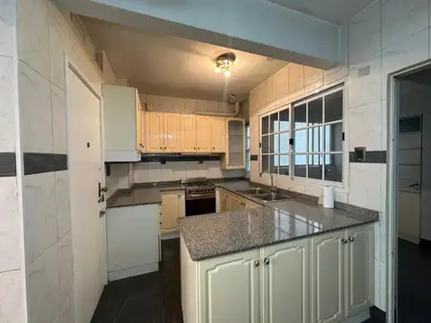 Departamento 4 ambientes con 3 baños