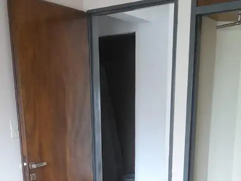 44 E/ 8 Y 9
