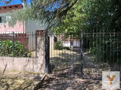 Casa en venta - 1 Dormitorio 1 Baño - Cochera - 252Mts2 - Granadero Baigorria, Santa Fe