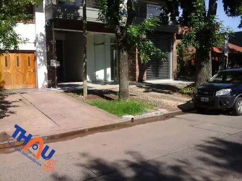 Cochera/Espacio de estacionamiento denominado Nº 6 sin techo en Edificio Boulevard Land.