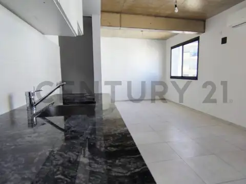 Monoambiente en alquiler, 7mo piso contrafrente en La Plata