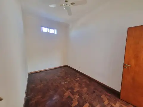 Depto Tipo Casa en Alquiler 48 años