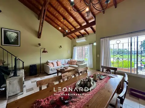 Casa 7 ambientes con 3 baños