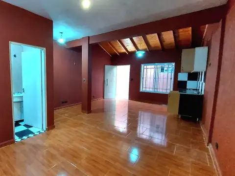 Departamento en Alquiler en Castelar Sur, $ 320.000