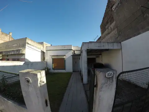 Casa 5 ambientes con 2 baños