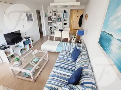 Punta del Este I Long Beach