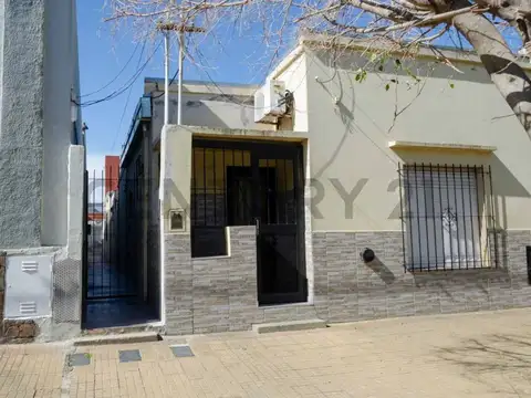 PH DE DOS PLANTAS A LA VENTA. REFACCIONADO A NUEVO EN CALLE 20 E.69 Y 70