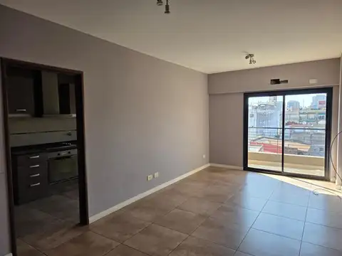 2 AMBIENTES ALUCINANTES.COCINA.COCHERA.BALCÓN.CONTRAFRENTE