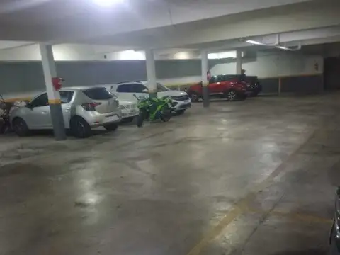Cochera en Venta de 6  mts largo x 2  mts ancho