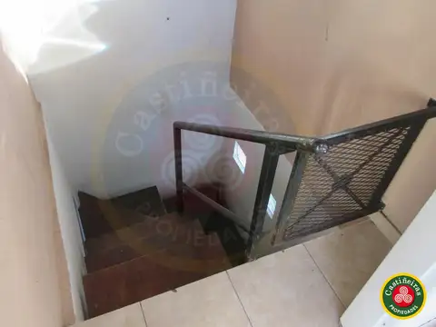 Venta - CASA y Departamento en Duplex al fondo - Venta Directa   Retasado  