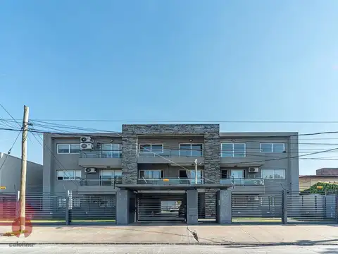 Hermoso Departamento 2 Ambientes - Oportunidad! Zona Residencial, cochera y A/A.