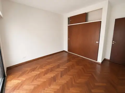 VENTA CASA 3 AMBIENTES  PATIO COCHERA  LOTE PROPIO