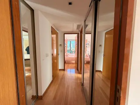 Departamento en Venta con 3 cocheras