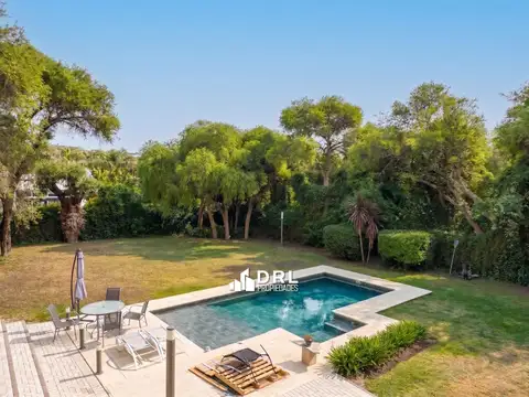 Casa en Venta en El Bosque, USD 870.000