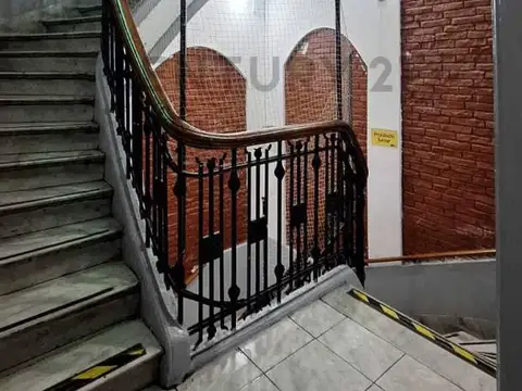 Avenida Carlos Calvo 1200, Piso 0