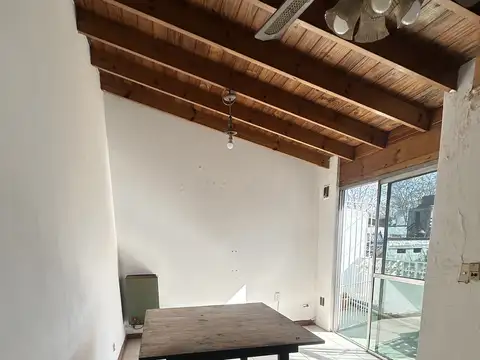 ALQUILER – PH 2 AMBIENTES EN PLANTA ALTA – LOMAS DE ZAMORA