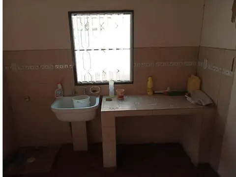 Casa 6 ambientes con 4 baños