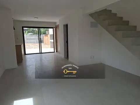 Depto Tipo Casa en Venta de 4 ambientes