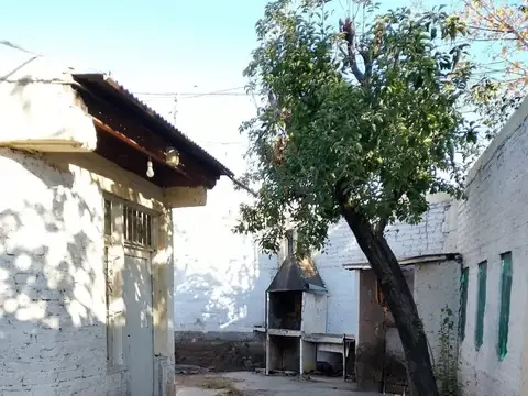 Casa 4 ambientes con 1 baño