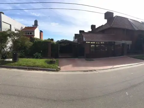 Venta de Casa 5 AMBIENTES en COLINAS DE PERALTA RAMOS, Mar d