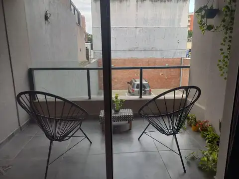 Alquiler Departamento Monoambiente Con Balcon. Zona Facultades